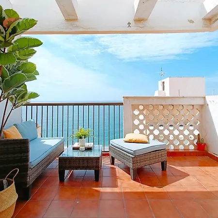 Vista Azul Con Terraza Al Lado Del Mar * Almeria
